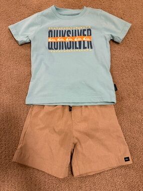 Quiksilver Aqua Logo Tee with Tan Shorts Set